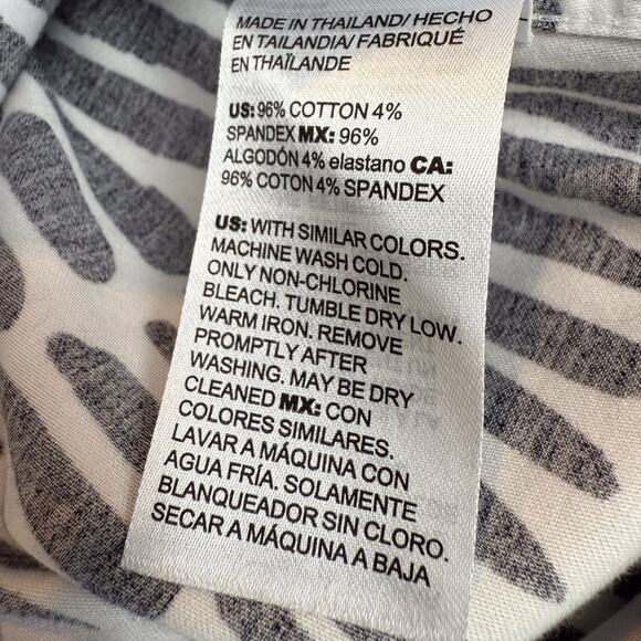 Chicos Signature Classic No Iron Blouse Button Front Cuffed Sleeve Black White - Picture 11 of 16